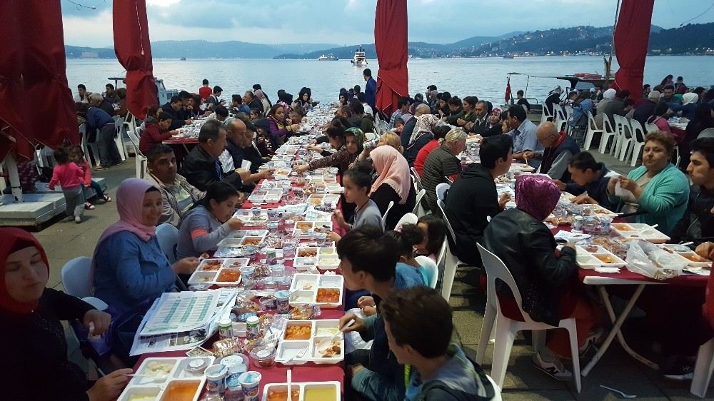 Paşabahçe Meydanda 5 Bin Beykozlu İftar Yaptı