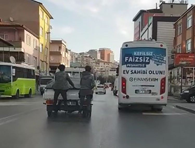 Patenli Gençler, Trafikte Ölüme Davetiye Çıkarttı