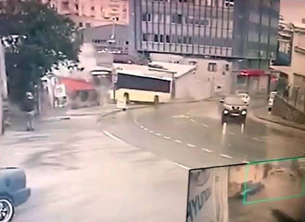 Pendikde İett Otobüsünün Feci Kazası Kamerada