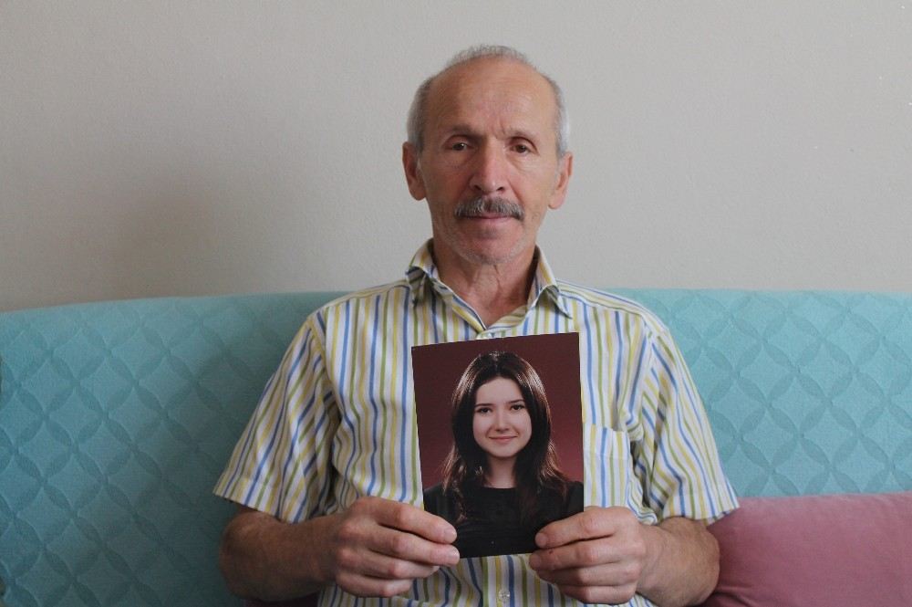 Plazadan Düşerek Ölen Şule Çetin Babası: Kızımın İntihar Ettiğine İnanmıyorum