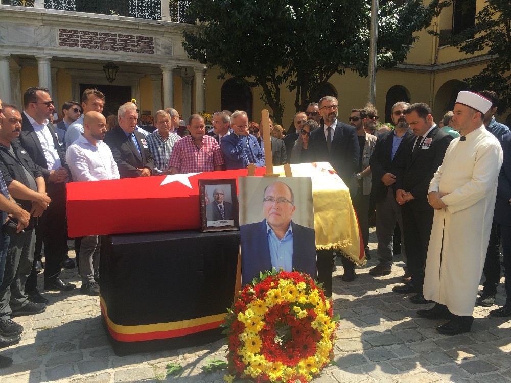 Prof. Dr. Ahmet Haluk Dursun İçin Galatasaray Lisesinde Tören Düzenlendi