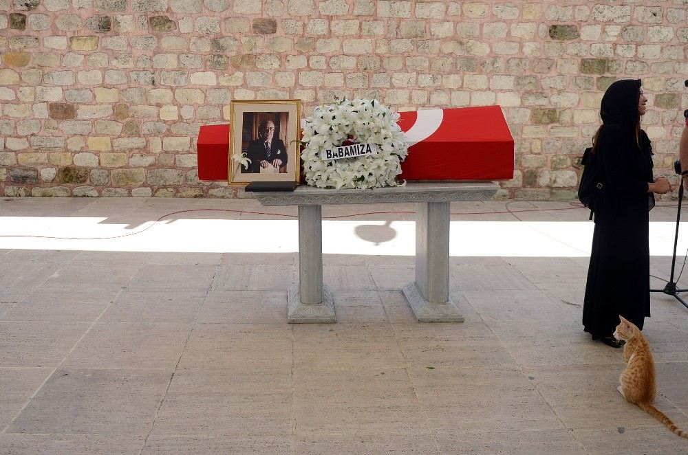 Prof. Dr. Eyice İle Merhum Necmettin Erbakanın Eniştesi Son Yolculuğuna Uğurlandı