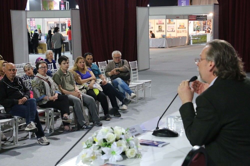 Prof. Dr. Sultan Tarlacı Kitap Fuarında ?Aşk?I Anlattı