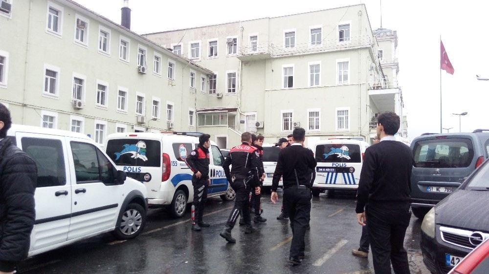 Psikiyatri Tedavisi Gören Zanlı, Doktoru Kuru Sıkı Tabancayla Rehin Aldı