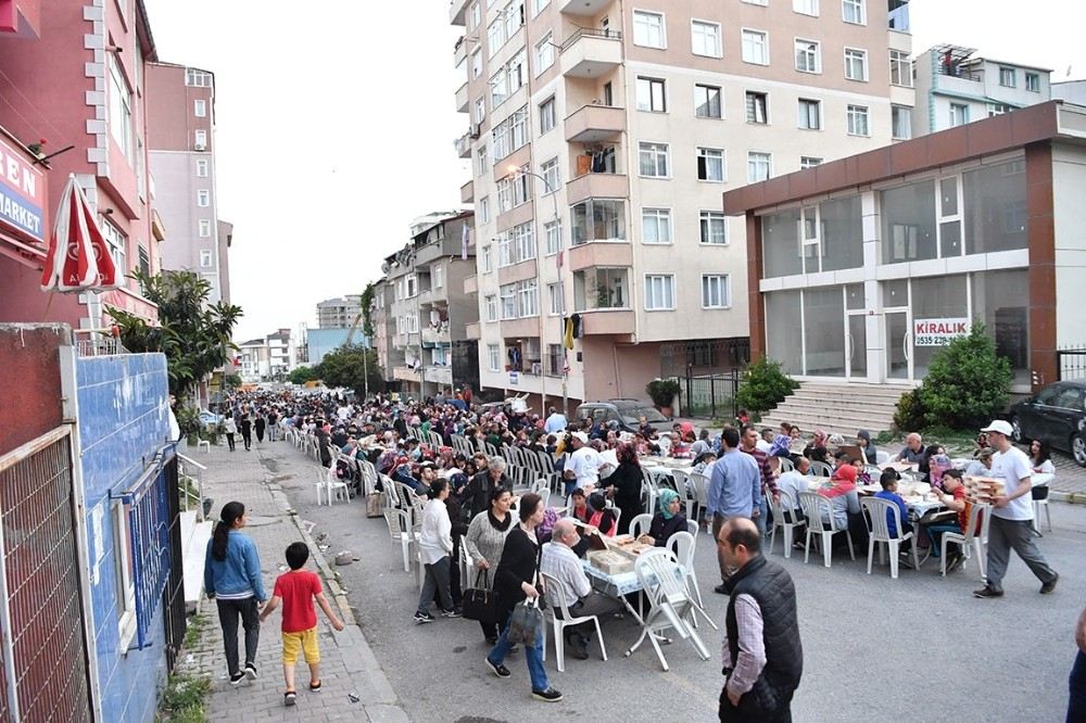 Ramazan Coşkusu Maltepenin Sokaklarında Yaşanıyor