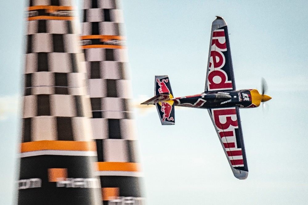 Red Bull Air Racete Şampiyon Matt Hall