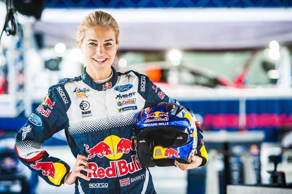 Red Bull Uçuş Günü, Burcu Esmersoy Ve Emre Karayel Sunumuyla Gerçekleşecek