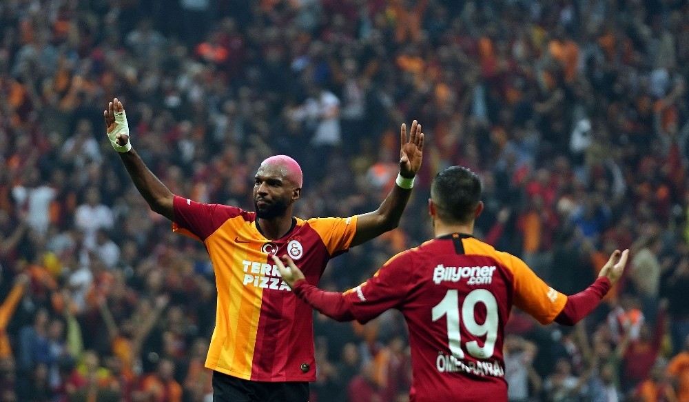 Ryan Babel 3. Golünü Kaydetti