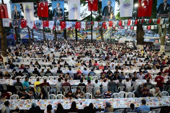 SARIYER?DE İLK İFTAR DUALARLA BAŞLADI