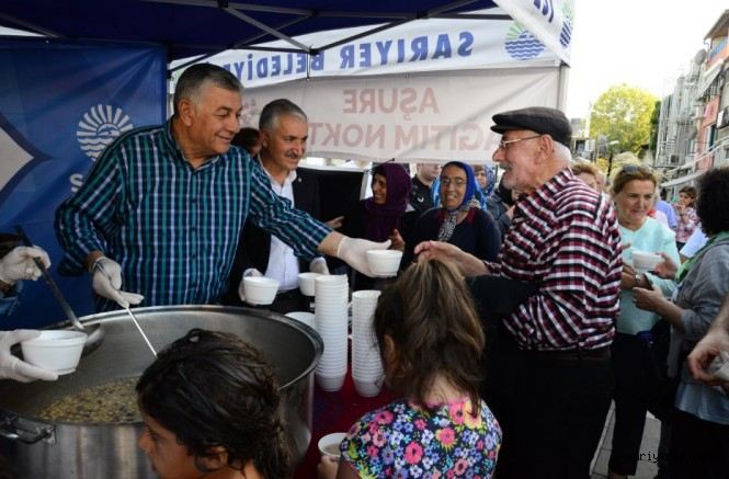 Sarıyerde 100 kişiye Aşure ikramı