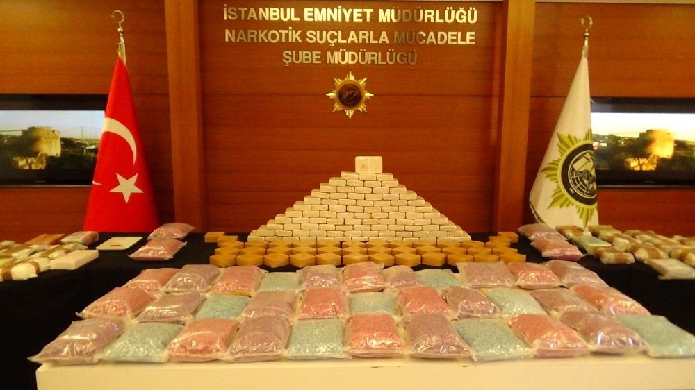 Sarıyerde 3 Çocuklu Aile, 115 Kilo Uyuşturucuyla Yakalandı