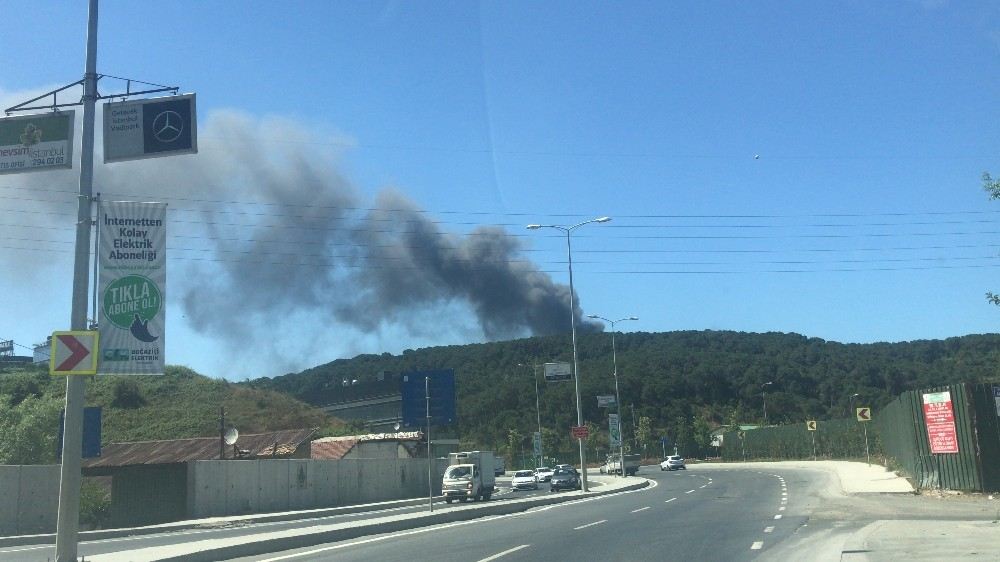 Sarıyerde Fabrika Alev Alev Yanıyor