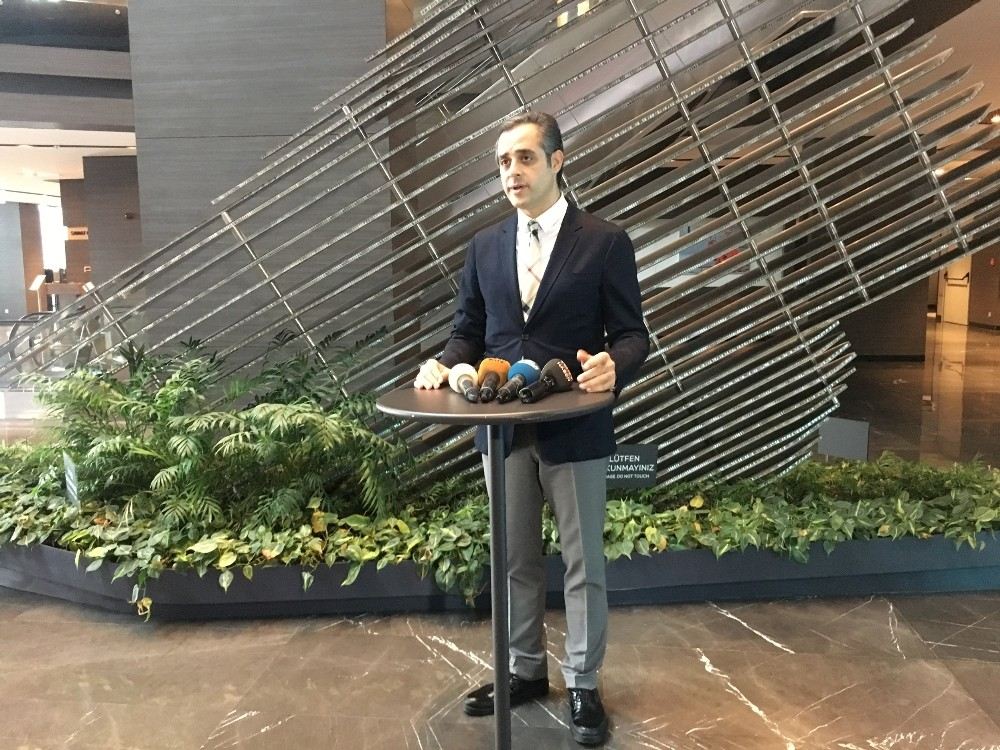 Şarkıcı Berkayın Doktorundan Açıklama