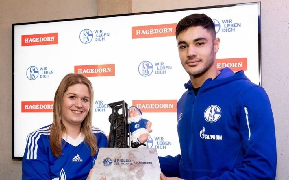 Schalke 04De Ayın Oyuncusu Ozan Kabak