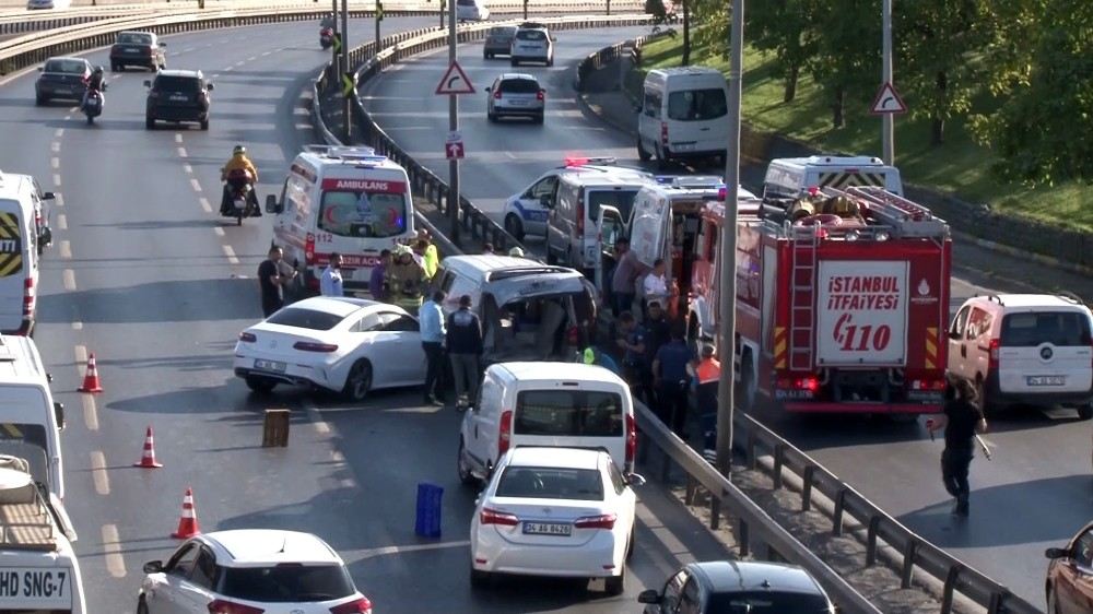 Sefaköyde Trafik Kazası: 2 Yaralı