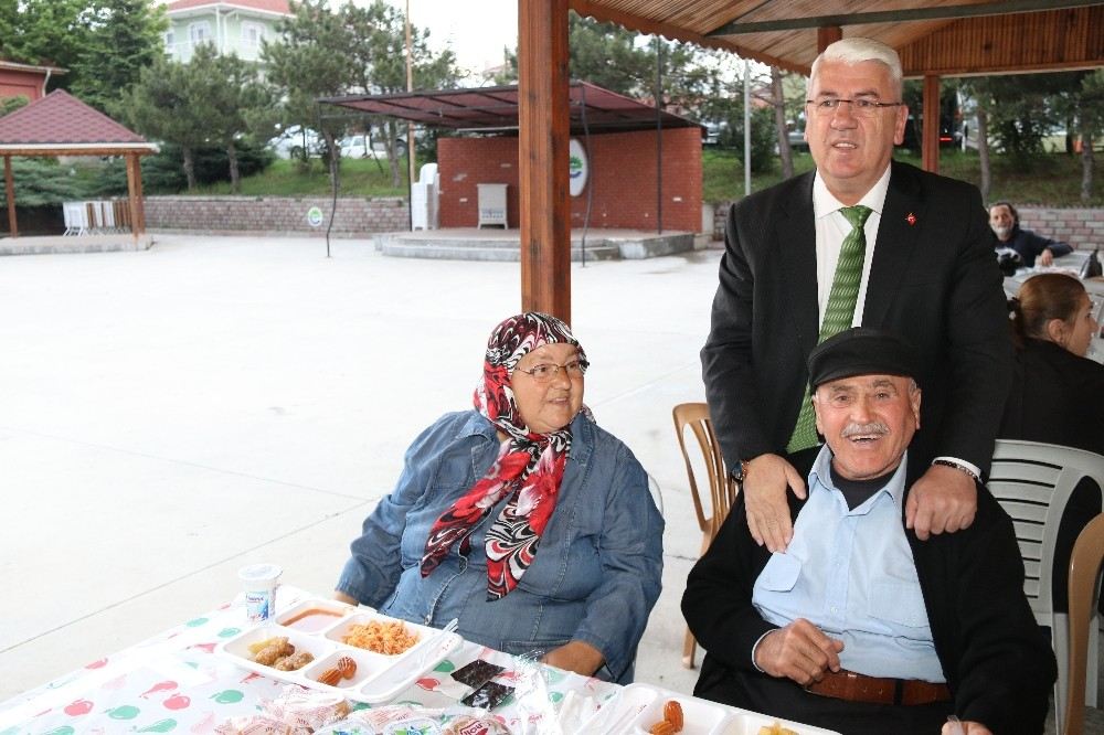 Sevgi Sofralarının Sonuncusu Marmaracık Mahallesinde Kuruldu