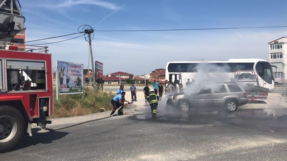 Seyir Halindeki Araç Alev Aldı