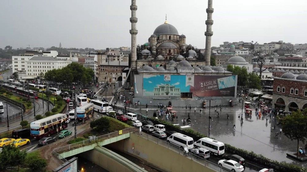 Şiddetli Yağış Sonrası Eminönündeki Son Durum Havadan Görüntülendi