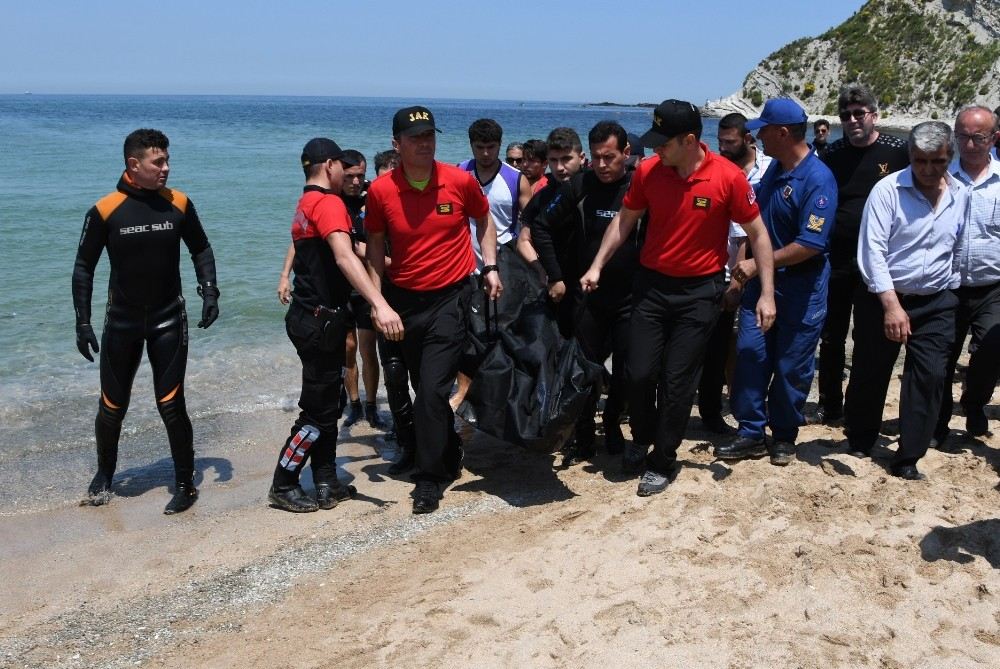 Şilede Denizde Kaybolan Ünlü Şarkıcı Onurcan Özcannın Cansız Bedenine Ulaşıldı