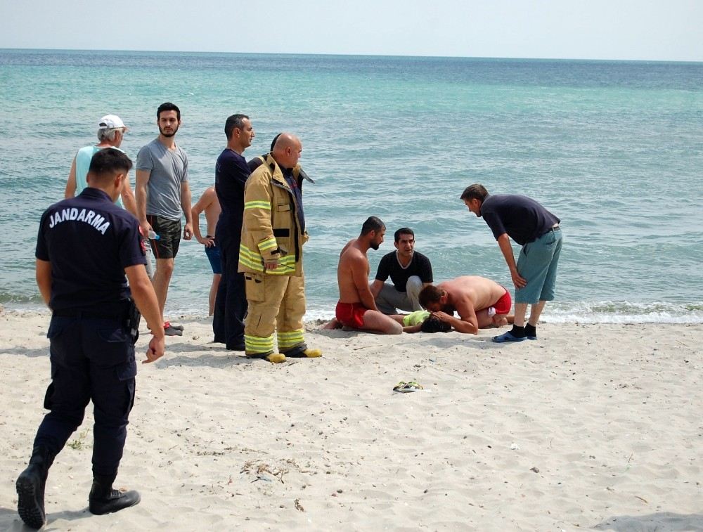 Silivri Sahilinde Boğulma Tehlikesi Geçiren Çocuk Hastanede Hayatını Kaybetti