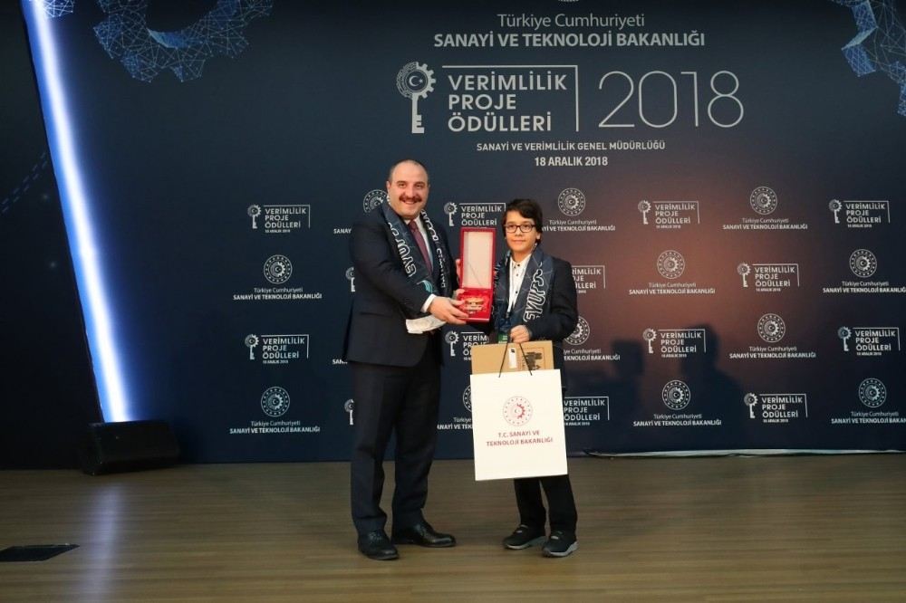 Simurg Öğrencisi Sanayi Ve  Teknoloji Bakanlığının Film Yarışmasında Birinci Oldu