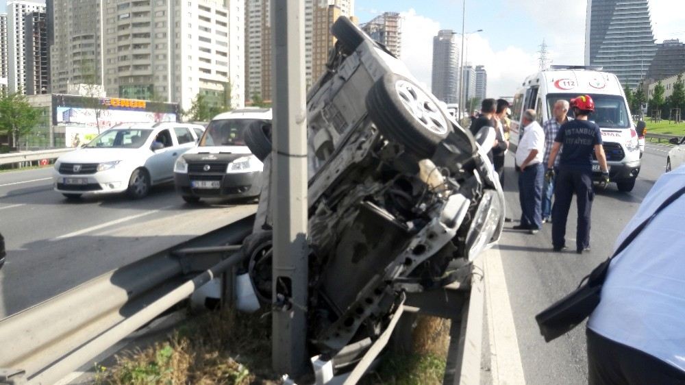 Sınava Giden Öğretmenler Kaza Geçirdi