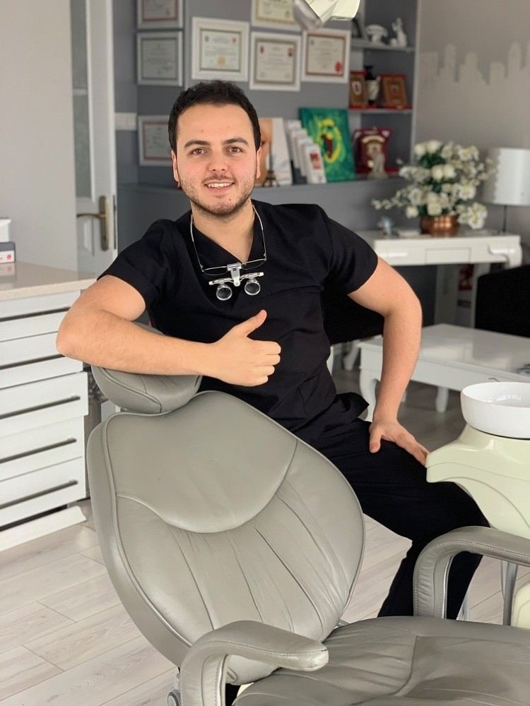 Şiş Ve Kırmızı Diş Etlerine Dikkat