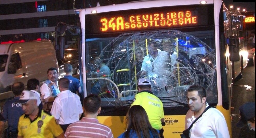 Şişlide Metrobüs Kazası: 2 Yaralı