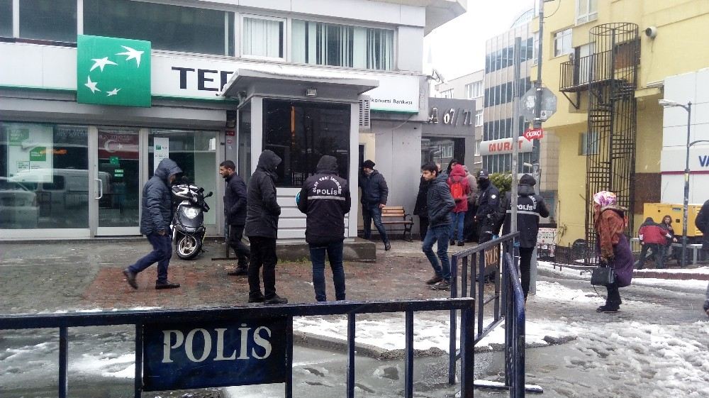 Şişlide Polis Memuru Doldur Boşalt Yaparken Kendini Yaraladı