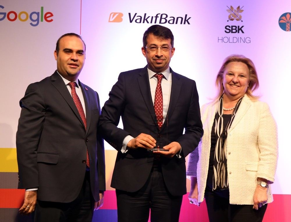 Softteche ?En İyi Kurum İçi Girişimcilik Projesi Ödülü