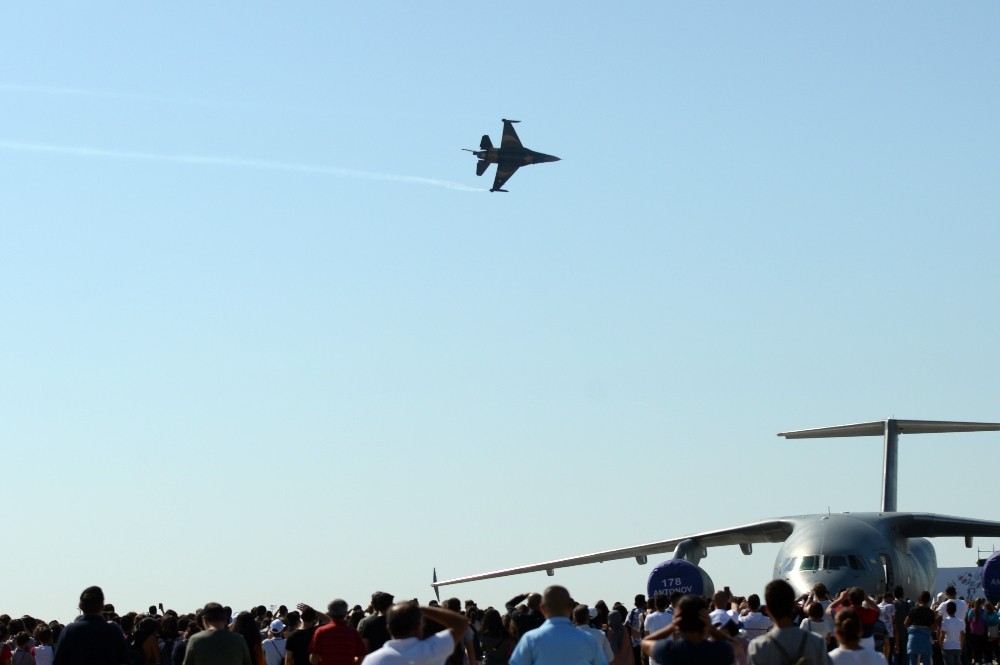 Solotürk Ve Su-35 Teknofestte Nefes Kesti