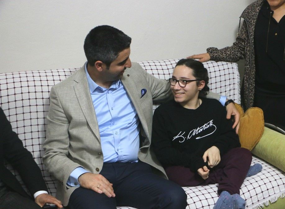 Spina Bifida Hastası Genç Kızın Yaşam Sevincine Başkan Yüksel Ortak Oldu