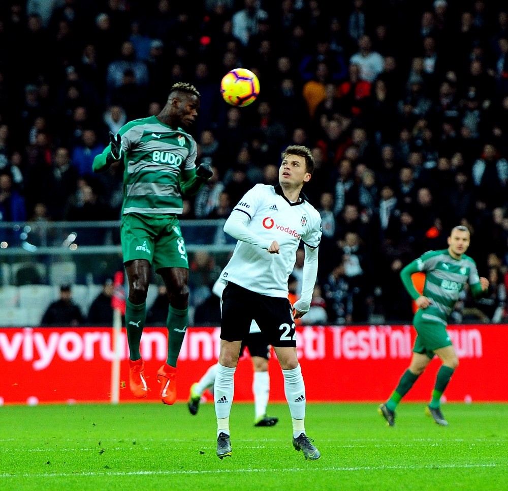 Spor Toto Süper Lig: Beşiktaş: 1 - Bursaspor: 0 (İlk Yarı)