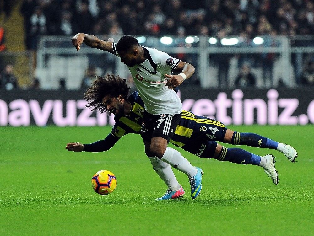 Spor Toto Süper Lig: Beşiktaş: 3  - Fenerbahçe: 0  (İlk Yarı)