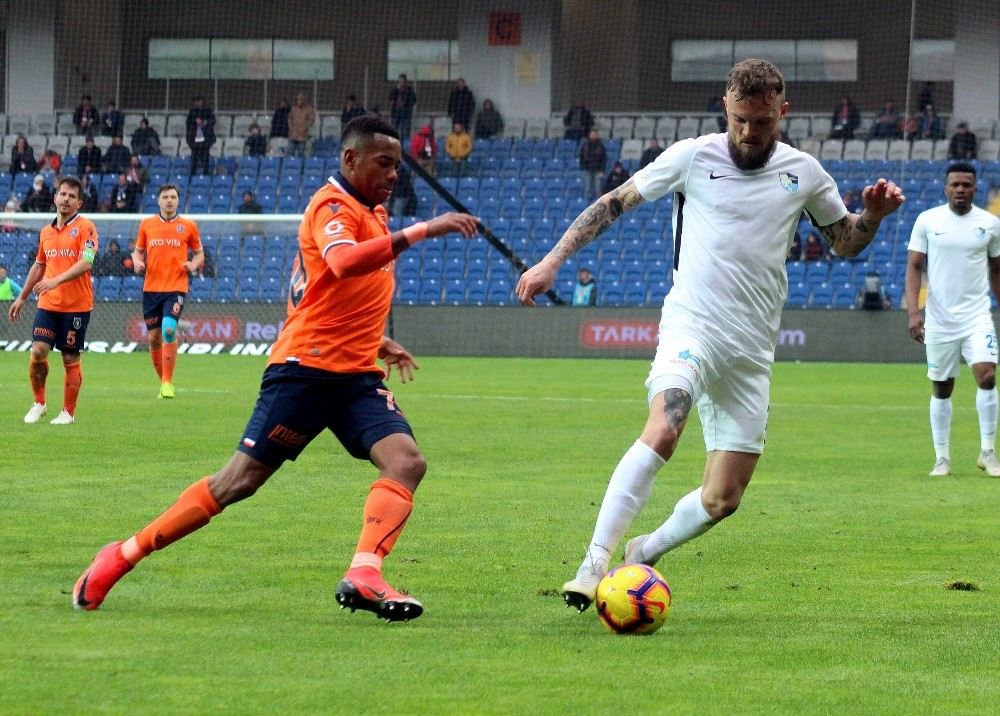 Spor Toto Süper Lig: Medipol Başakşehir: 1 - Bb Erzurumspor: 0 (İlk Yarı)