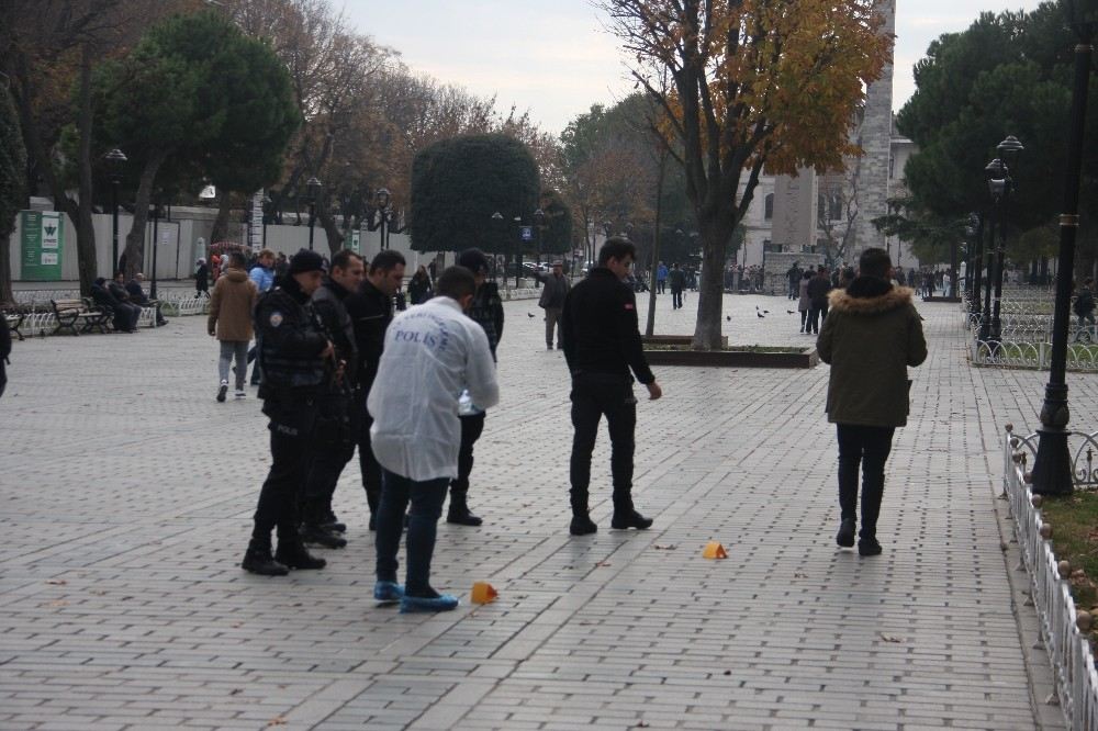 Sultanahmet Meydanında Silahlı Kavga: 2 Yaralı