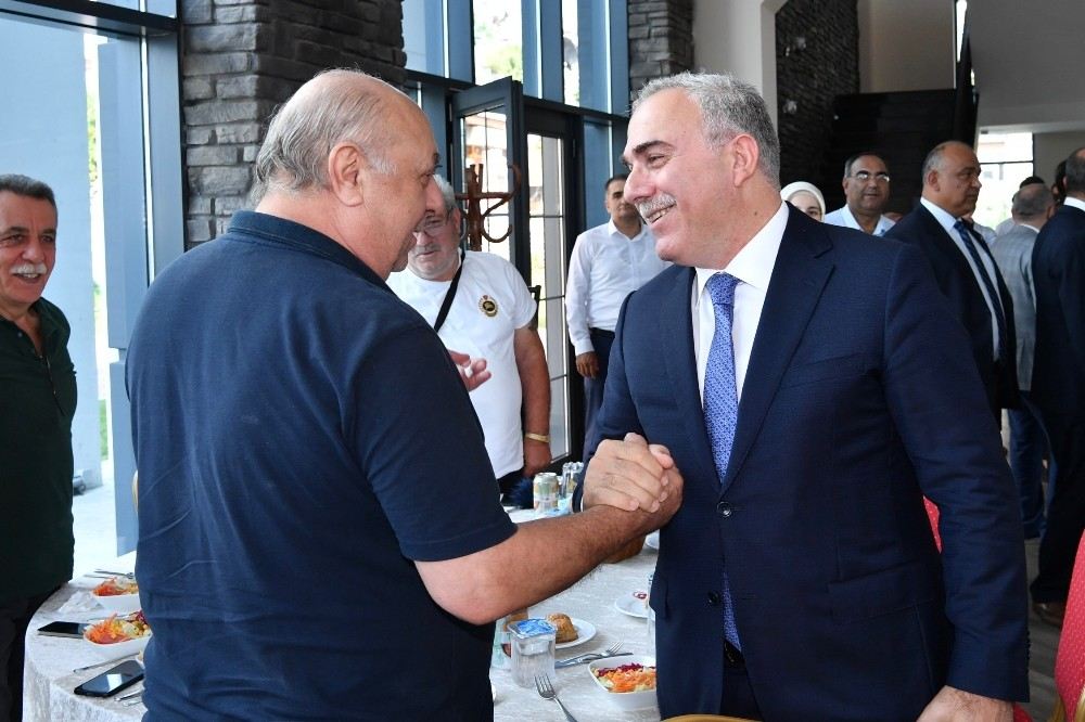 Sultangazi Belediyesi Gazileri Bir Araya Getirdi