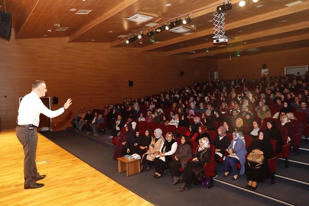 Sultangazide Bekir Develi Söyleşisi Yapıldı