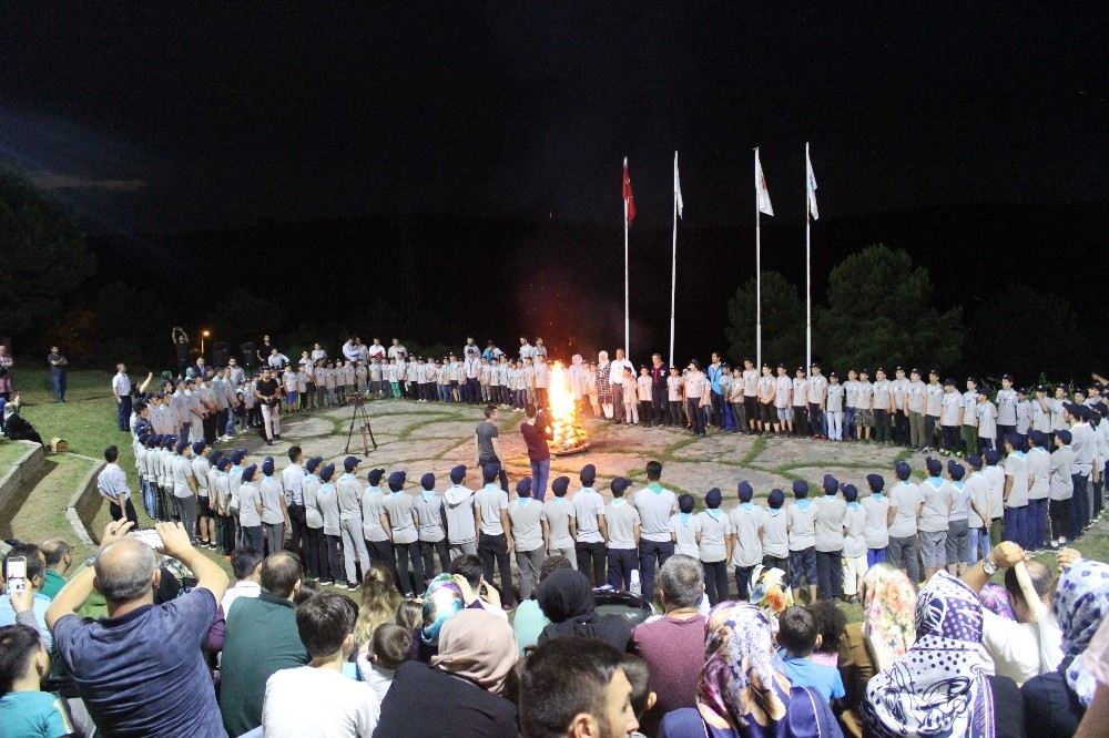 Sultangazide İzci Kampına Coşkulu Veda