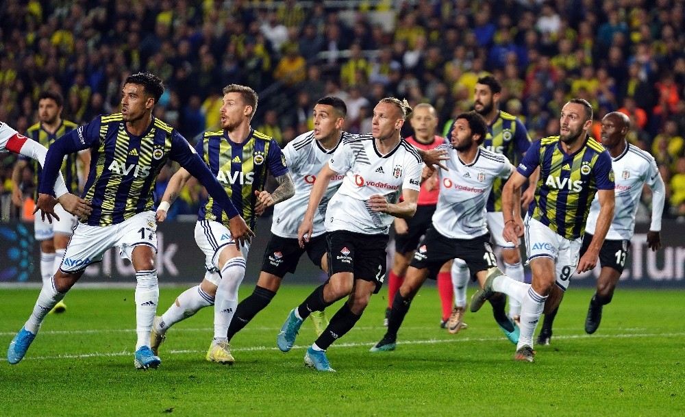 Süper Lig: Fenerbahçe: 2 - Beşiktaş: 1 (İlk Yarı)