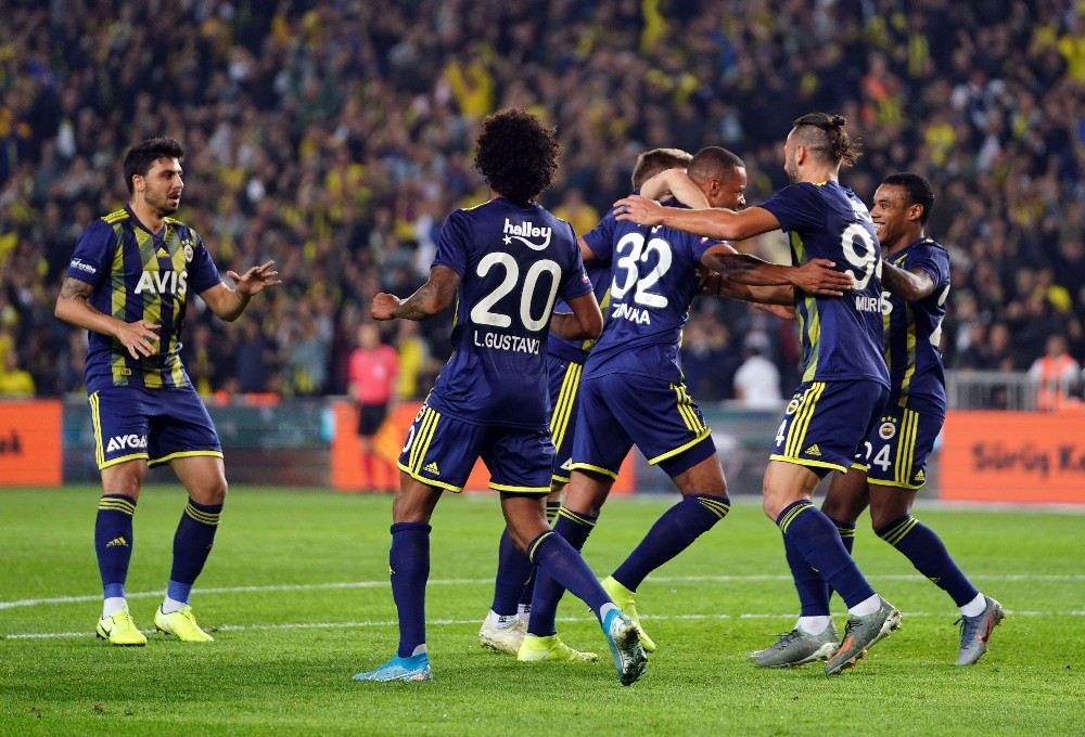 Süper Lig: Fenerbahçe: 3 - Konyaspor: 1 (İlk Yarı)