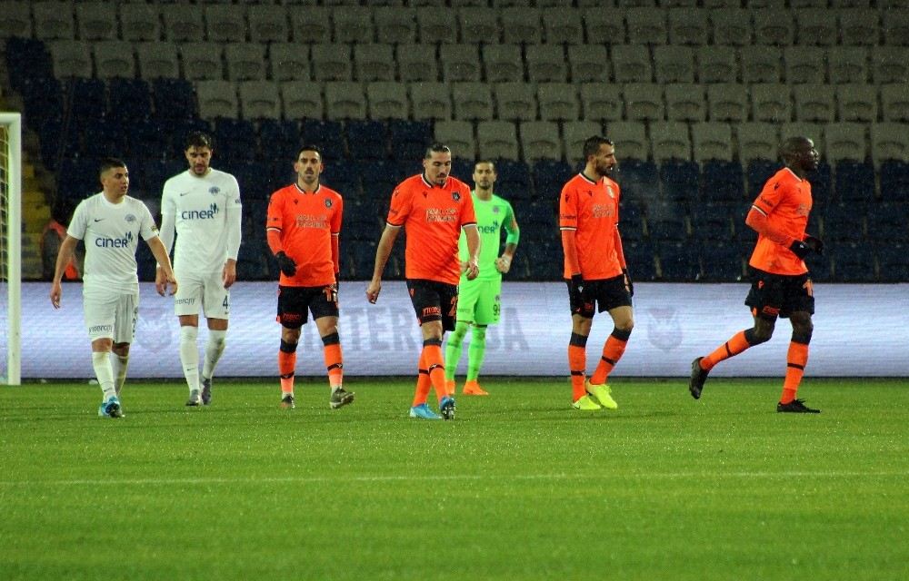 Süper Lig: Medipol Başakşehir: 5 - Kasımpaşa: 1 (Maç Sonucu)