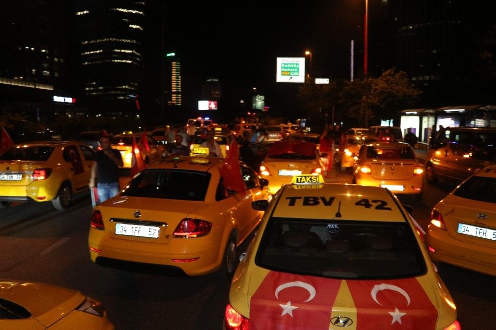 Taksiciler Den İsrail Konsolosluğu Önünde Protesto