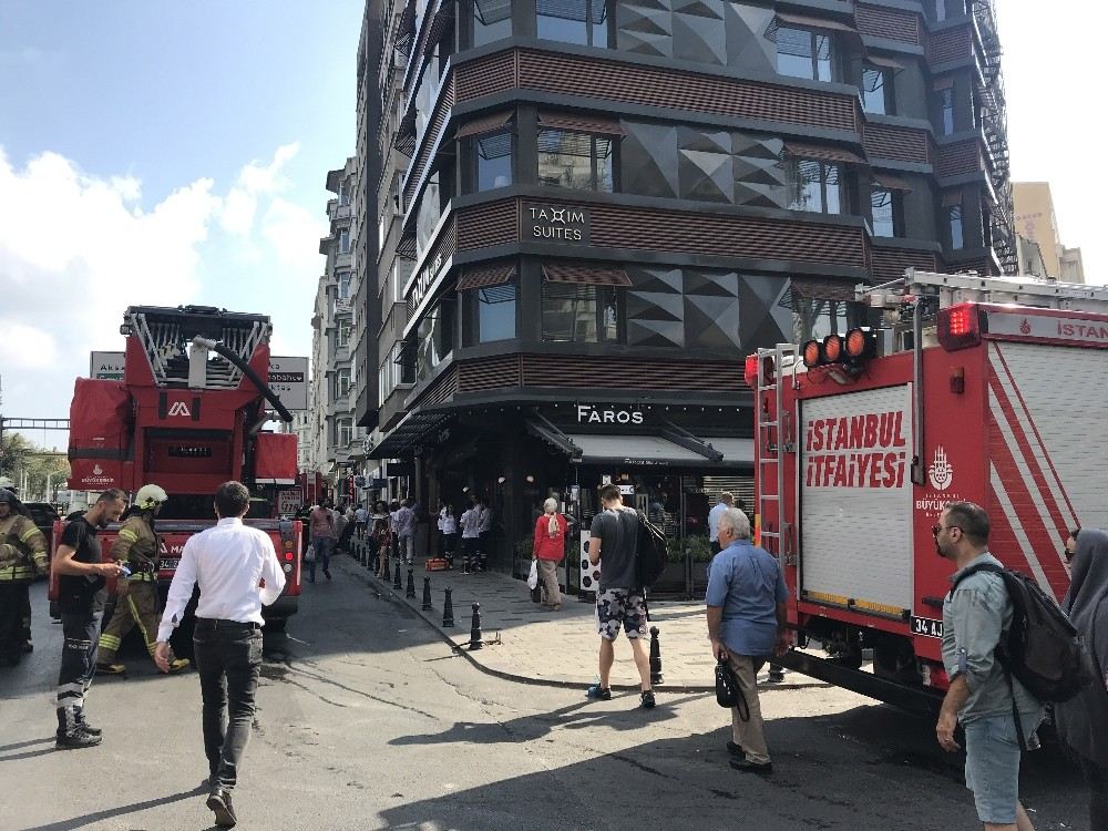 Taksimde Otel Yangını Korkuttu