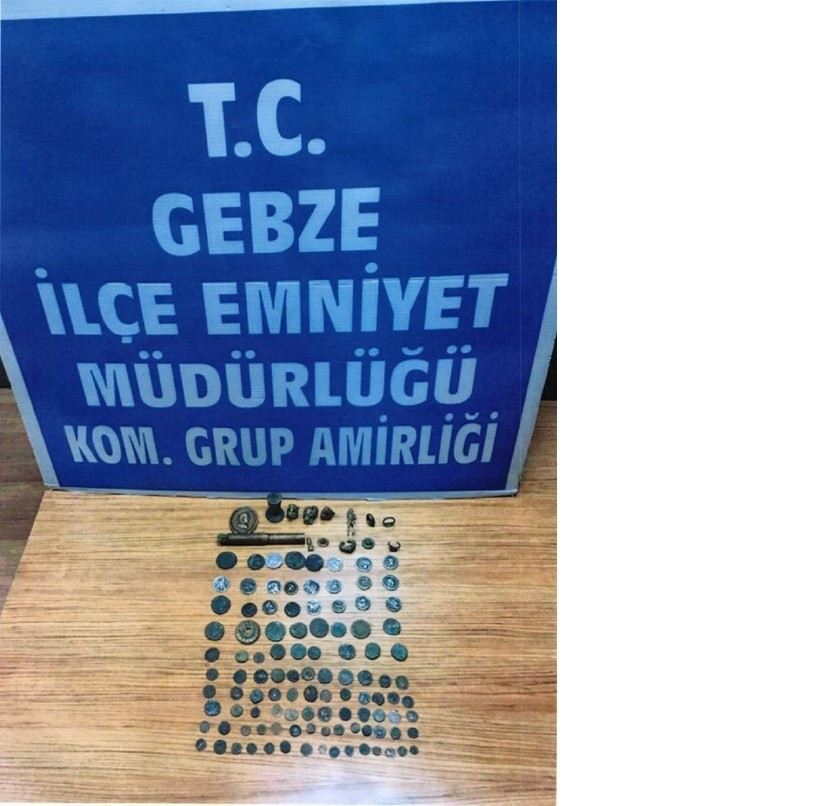 Tarihi Eser Kaçakçıları Yakayı Ele Verdi