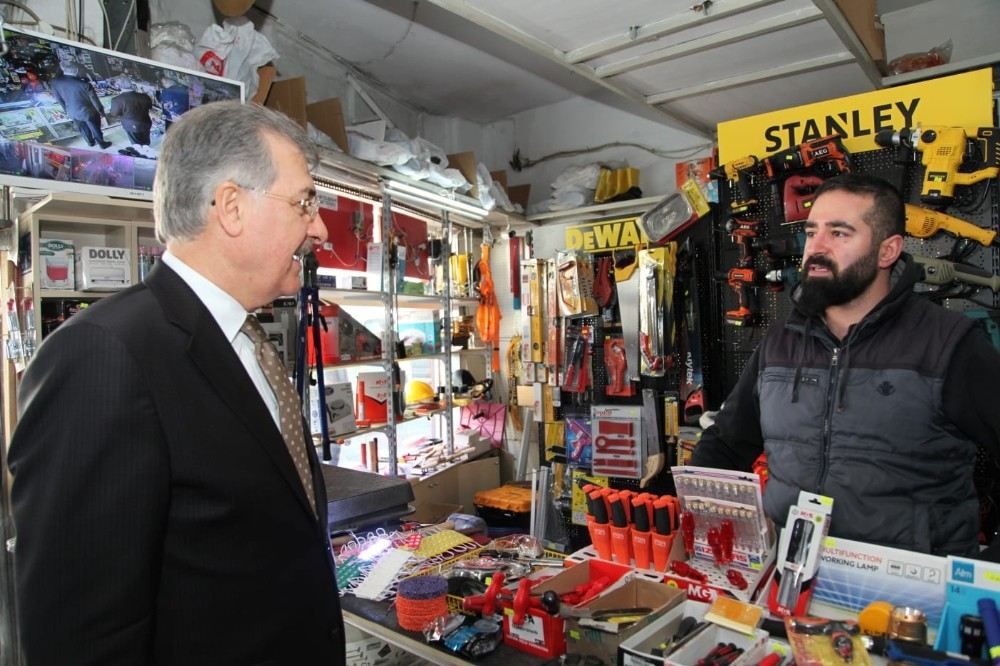 Taşyürek, Ak Parti Ve Mhp Kartal Teşkilat Üyeleri İle Esnafları Ziyaret Etti