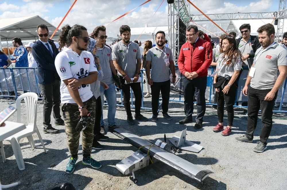 Teknofestte İnsansız Hava Araçları Yarışması Nefes Kesti