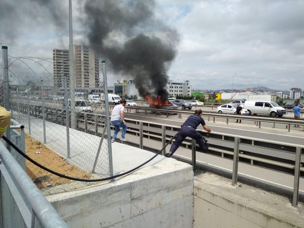 Tem Otoyolunda Lüks Cip Alev Alev Yandı