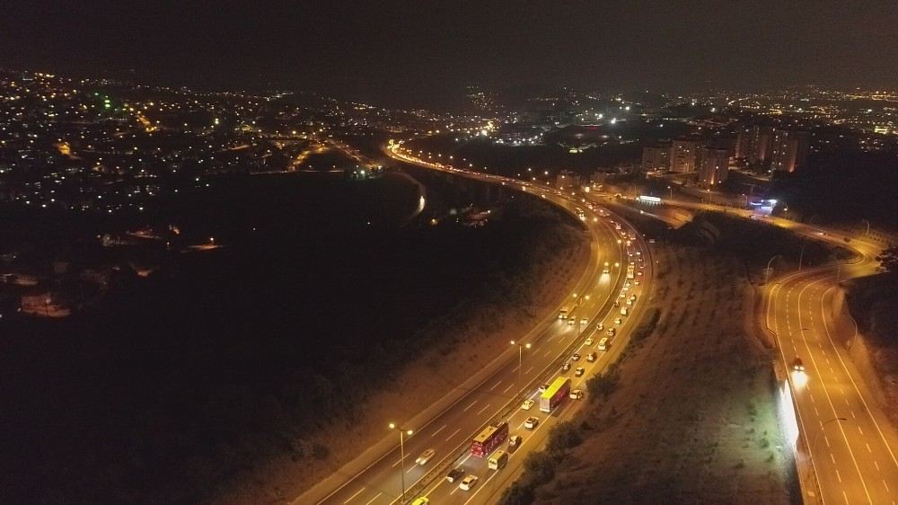 Tem Otoyolunda Trafik Durma Noktasına Geldi