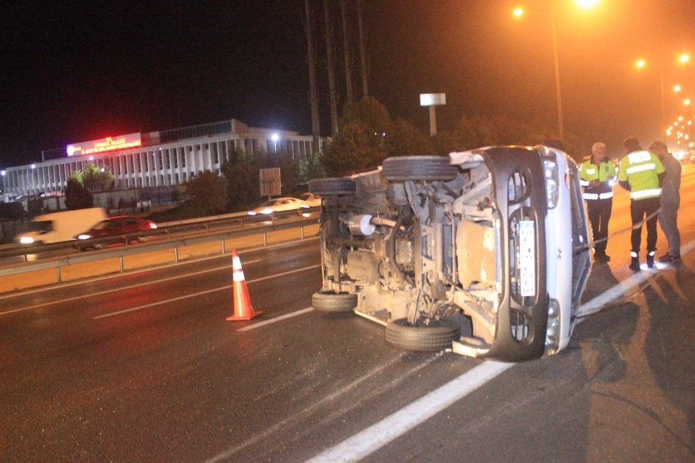 Tem Otoyolunda Trafik Kazası: 4 Yaralı